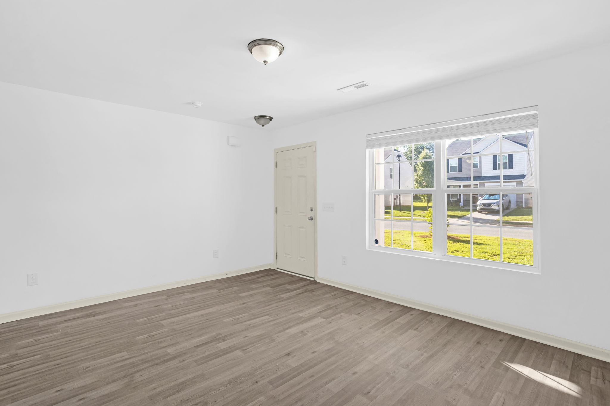 210 Glenoaks Dr-7