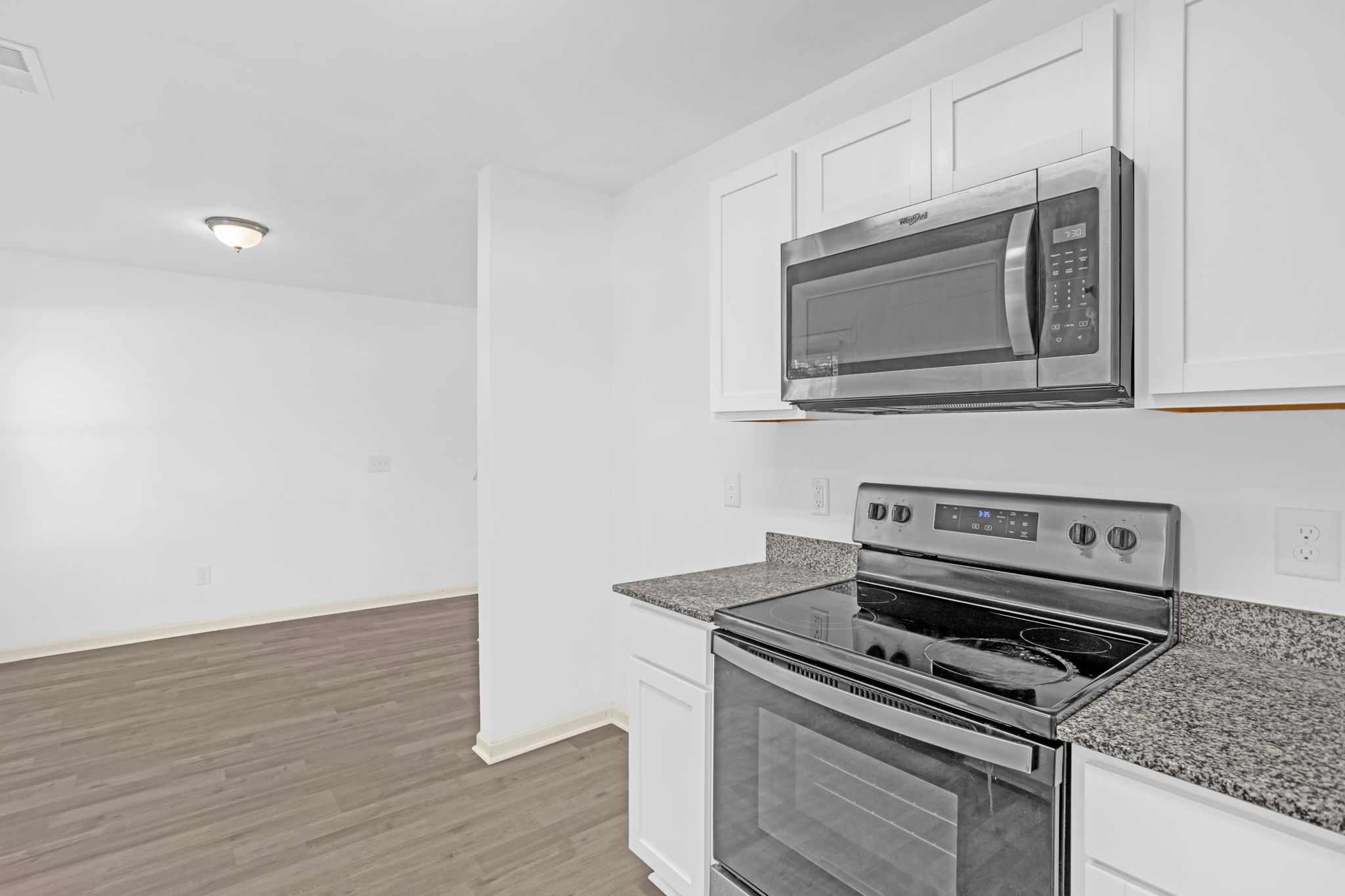 210 Glenoaks Dr-14