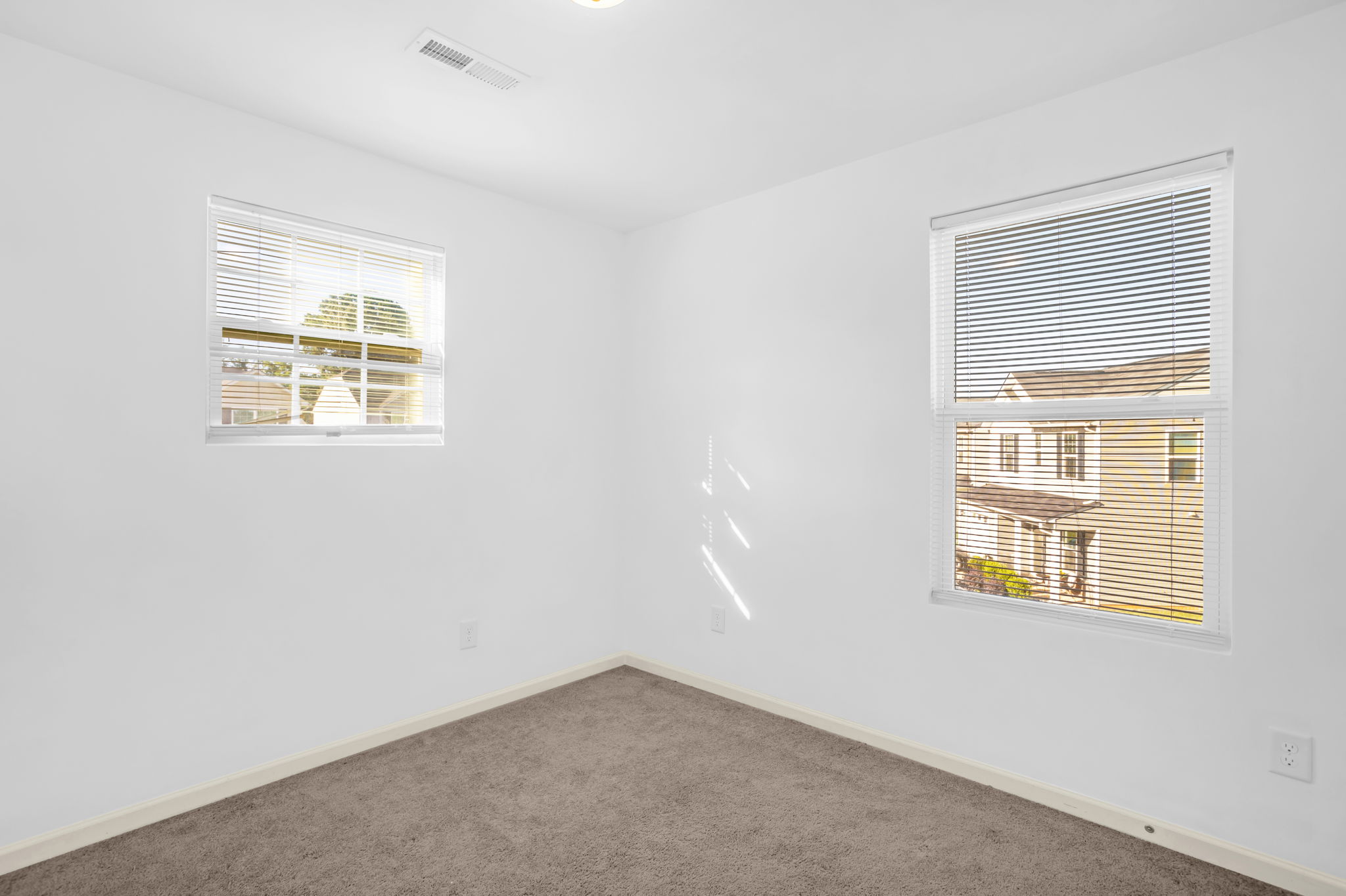 210 Glenoaks Dr-20