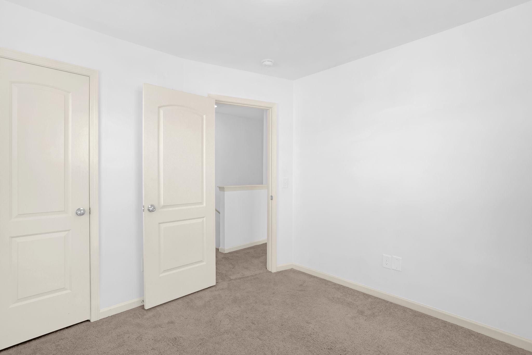 210 Glenoaks Dr-21