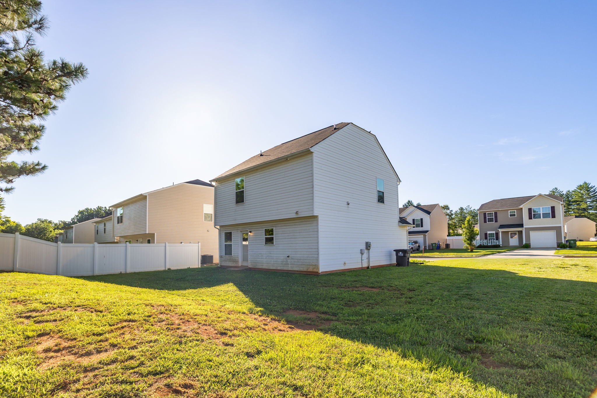 210 Glenoaks Dr-26