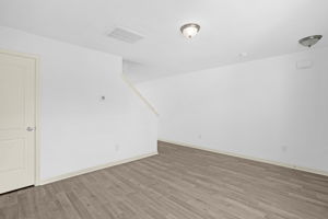 210 Glenoaks Dr-6