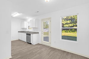 210 Glenoaks Dr-8