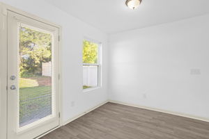 210 Glenoaks Dr-9