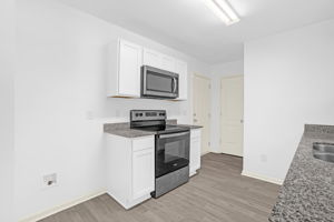 210 Glenoaks Dr-15