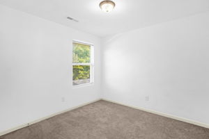 210 Glenoaks Dr-23