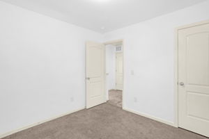 210 Glenoaks Dr-24