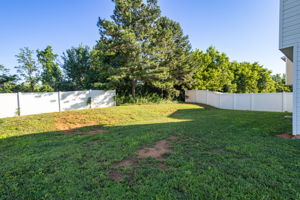 210 Glenoaks Dr-25