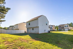 210 Glenoaks Dr-26