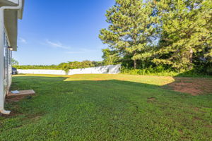 210 Glenoaks Dr-29