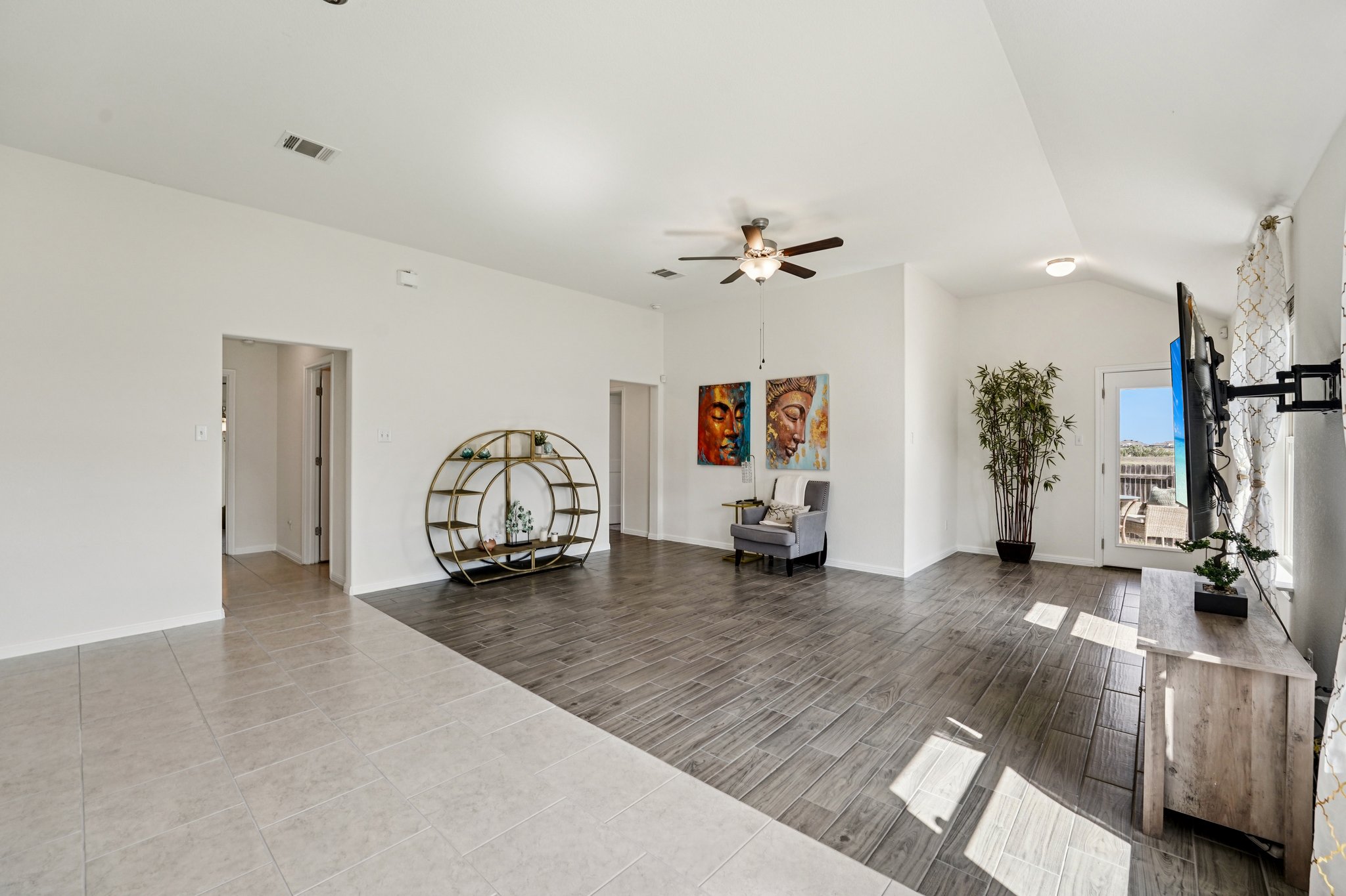 199568 - 210 Helen Rd, Hutto, TX 78634-S2503-009.jpg