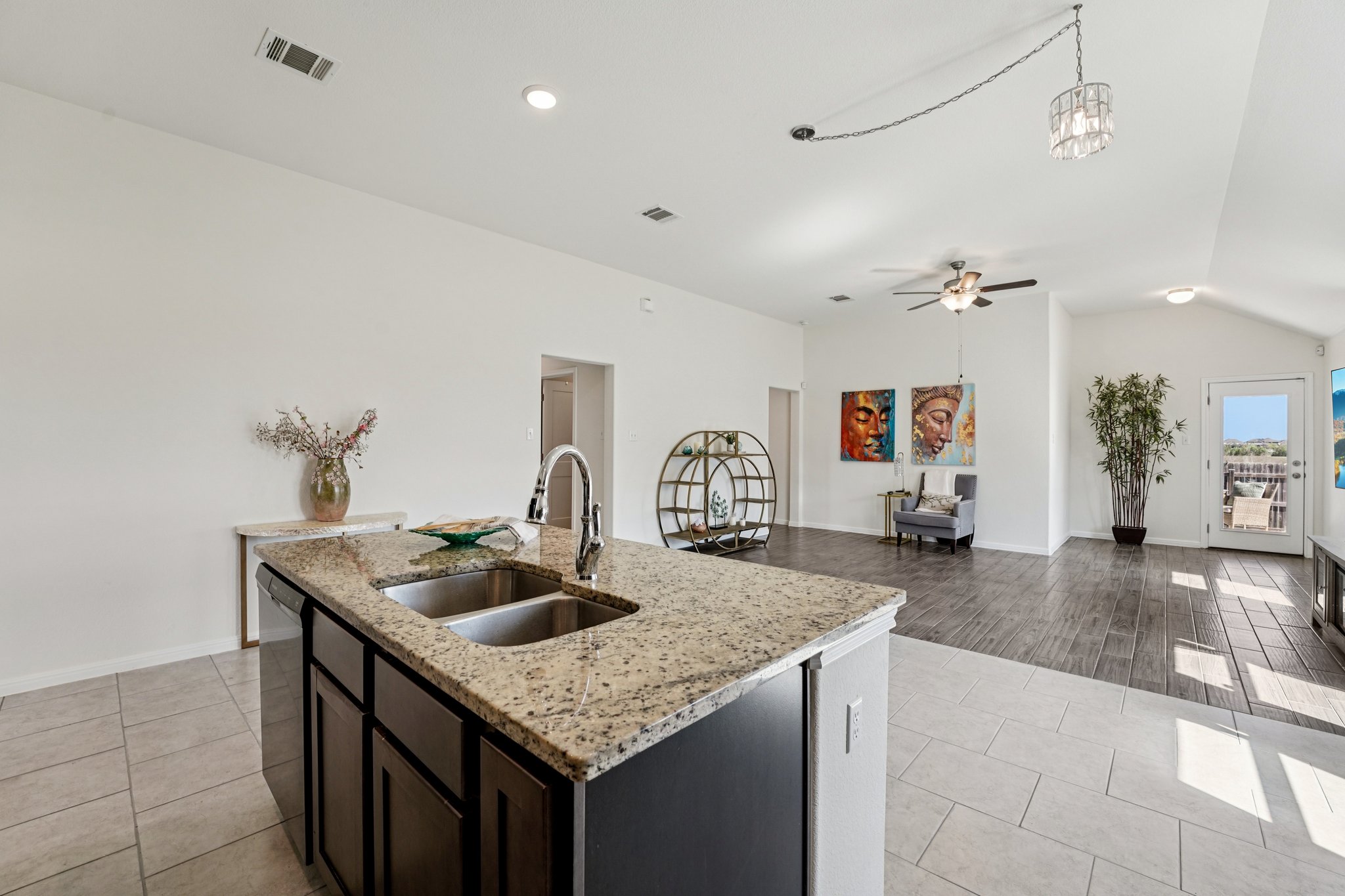 199568 - 210 Helen Rd, Hutto, TX 78634-S2503-012.jpg