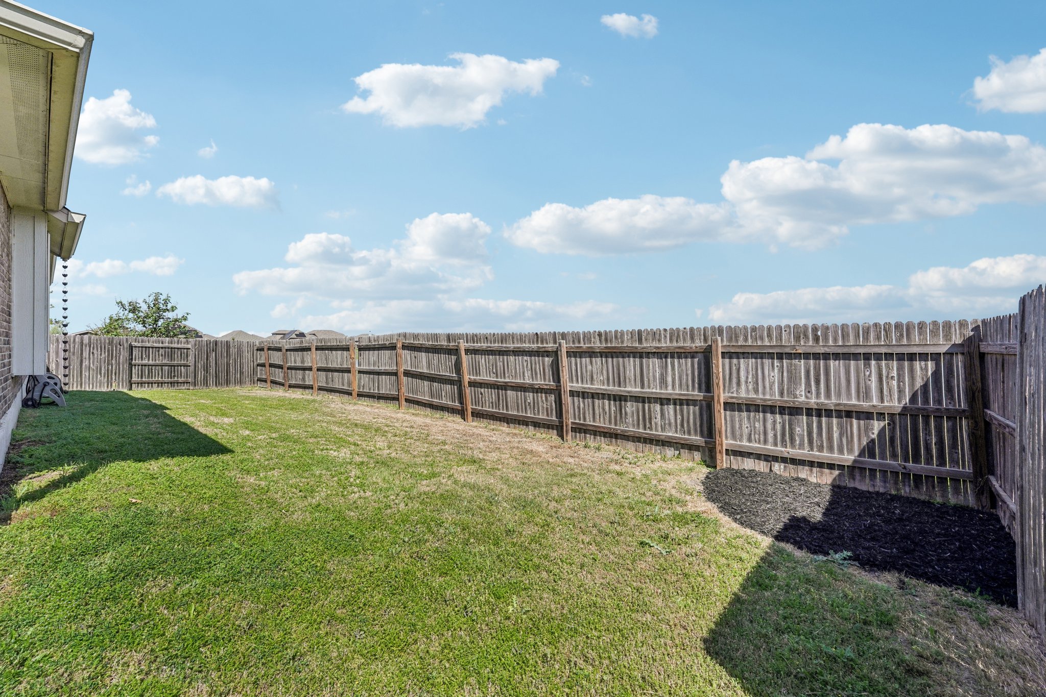 199568 - 210 Helen Rd, Hutto, TX 78634-S2503-036.jpg