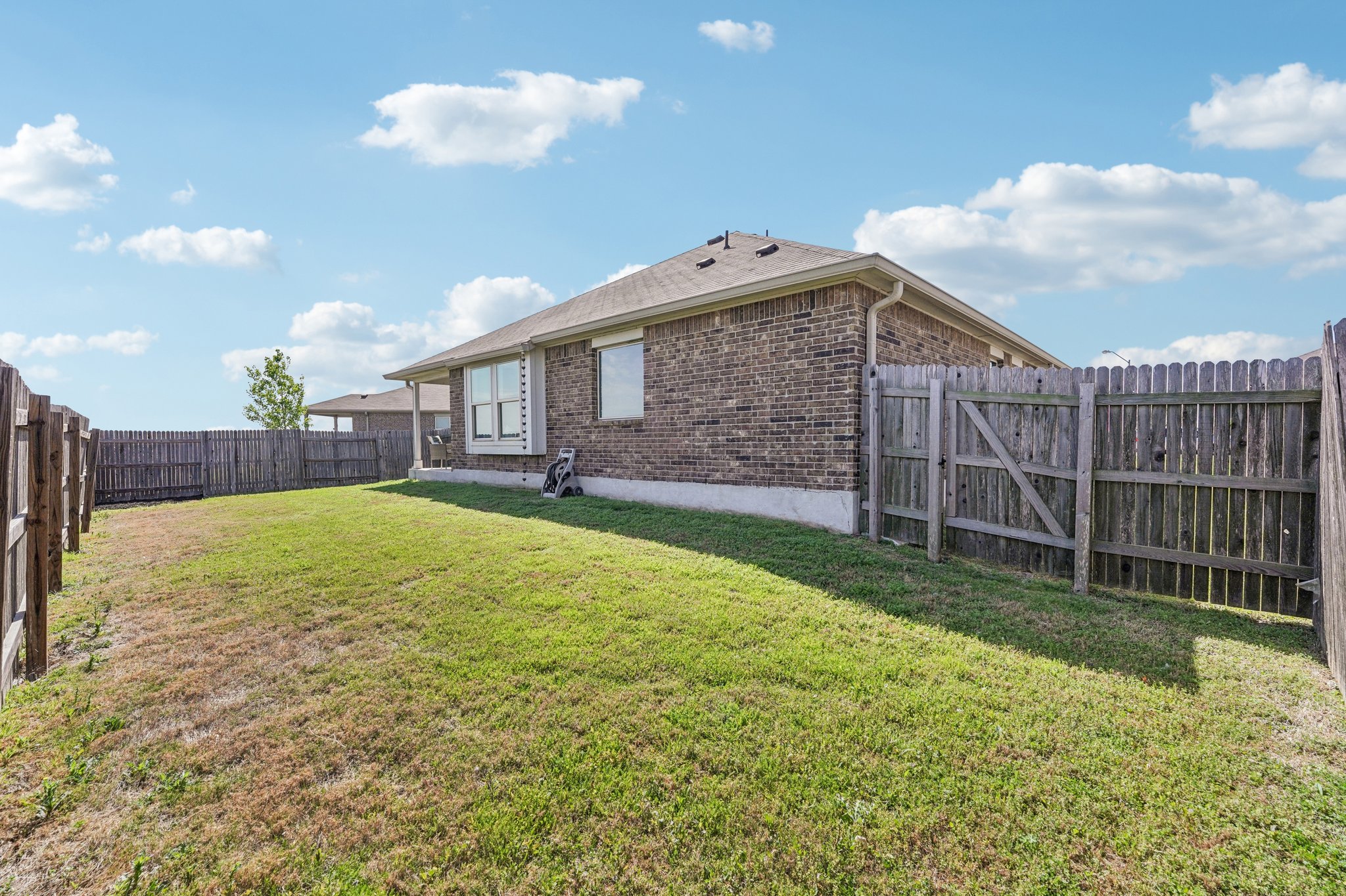 199568 - 210 Helen Rd, Hutto, TX 78634-S2503-038.jpg