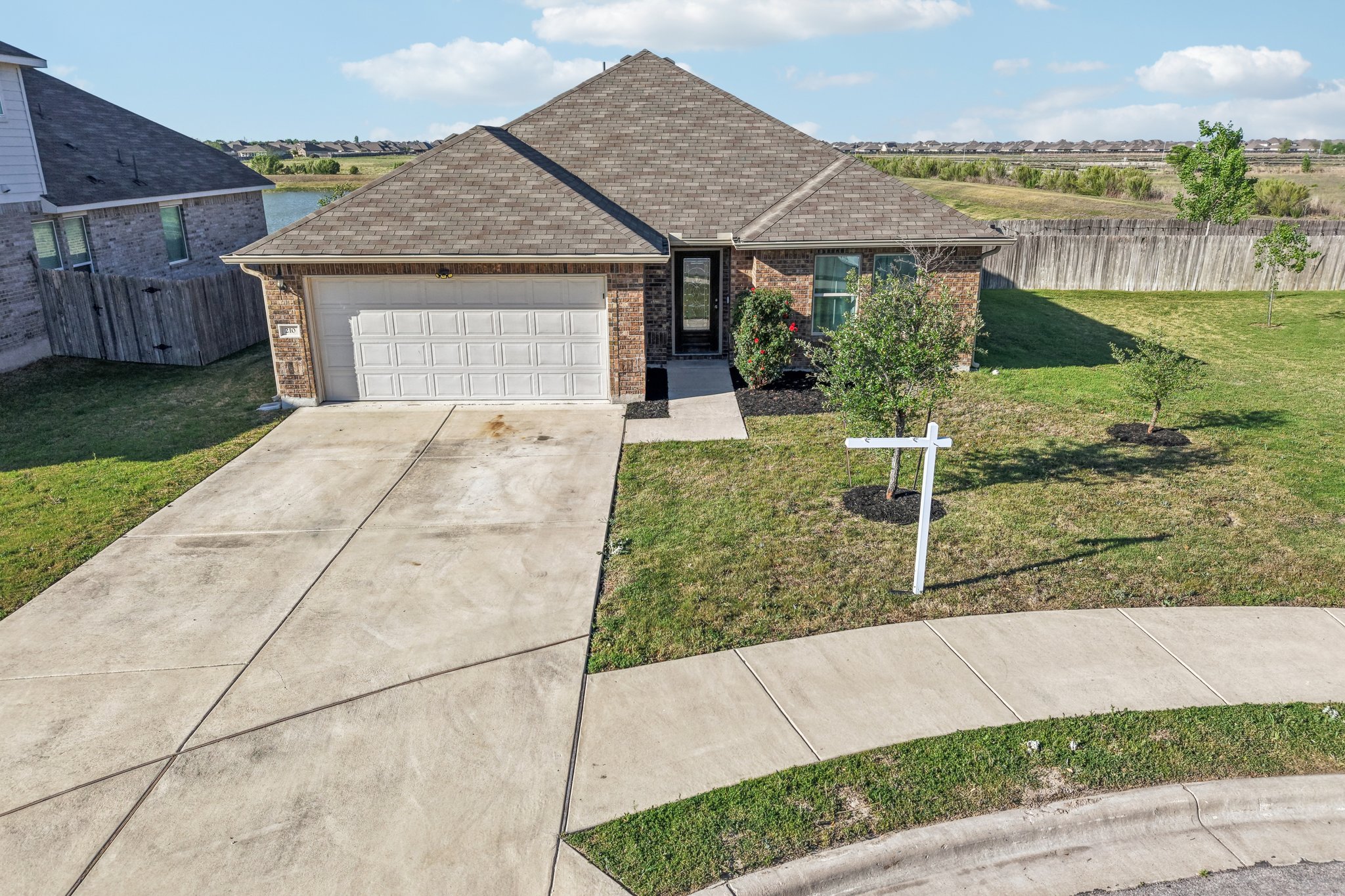 - 210 Helen Rd-S2703-001.jpg