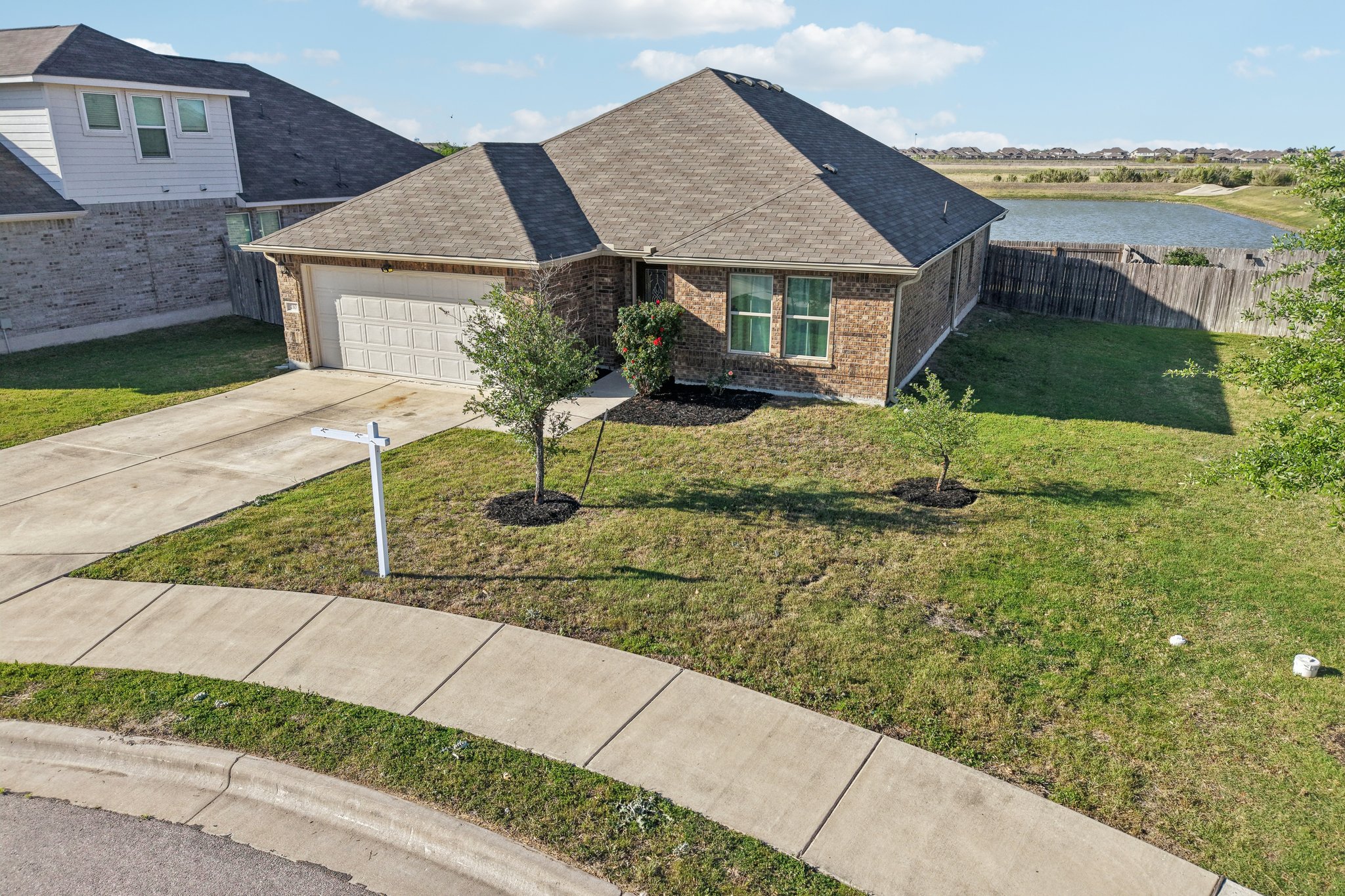 - 210 Helen Rd-S2703-003.jpg