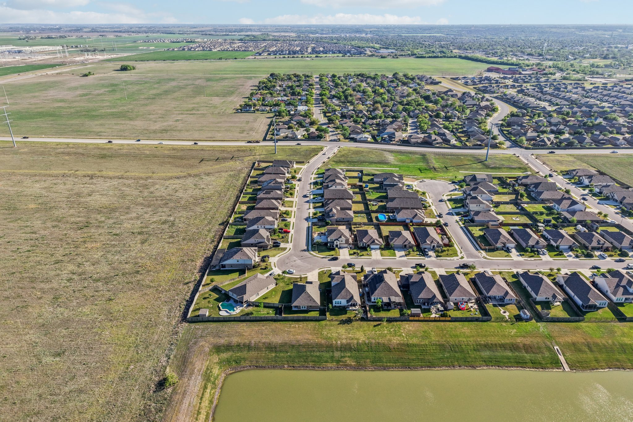 - 210 Helen Rd-S2703-015.jpg