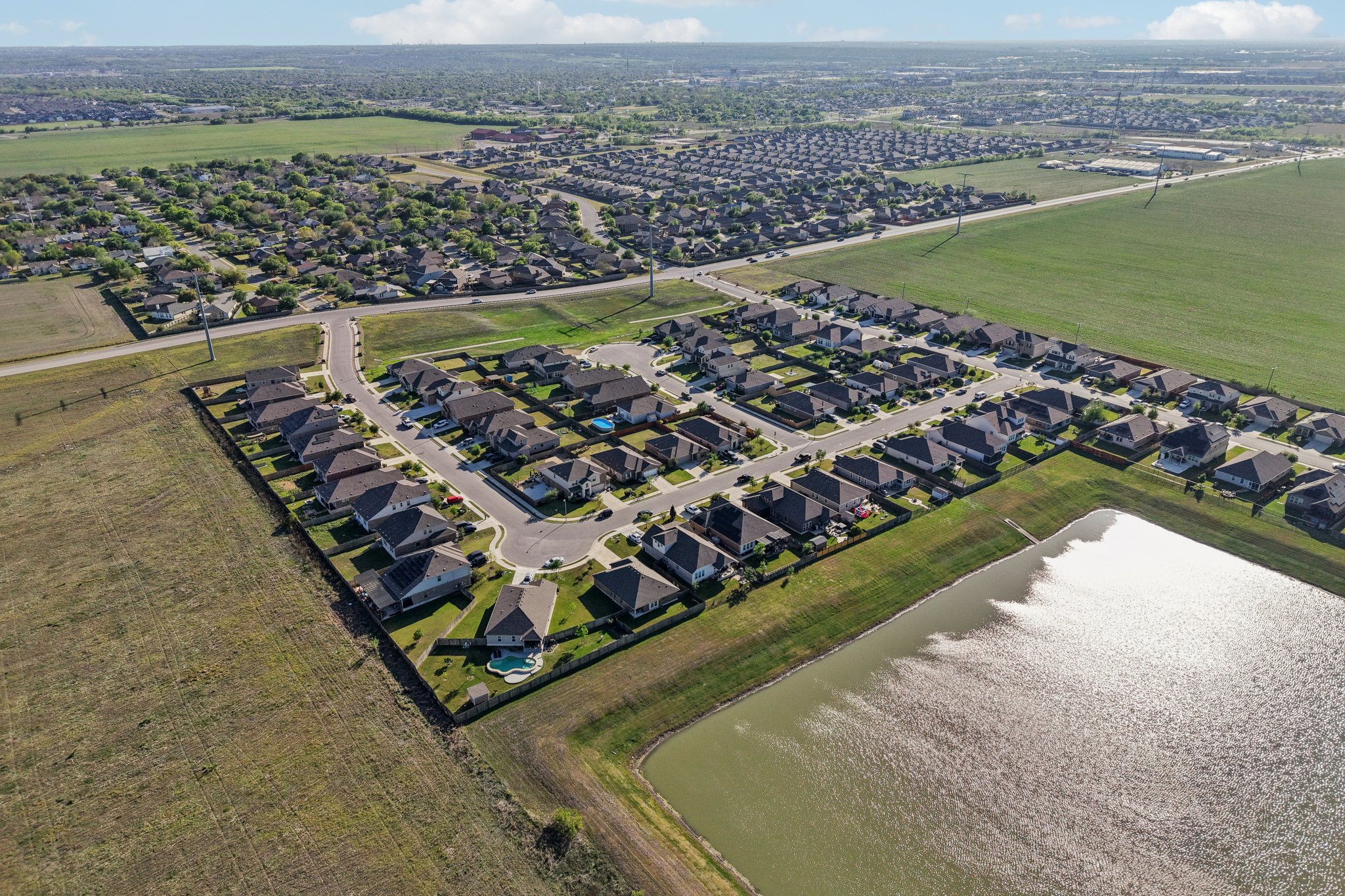 - 210 Helen Rd-S2703-018.jpg