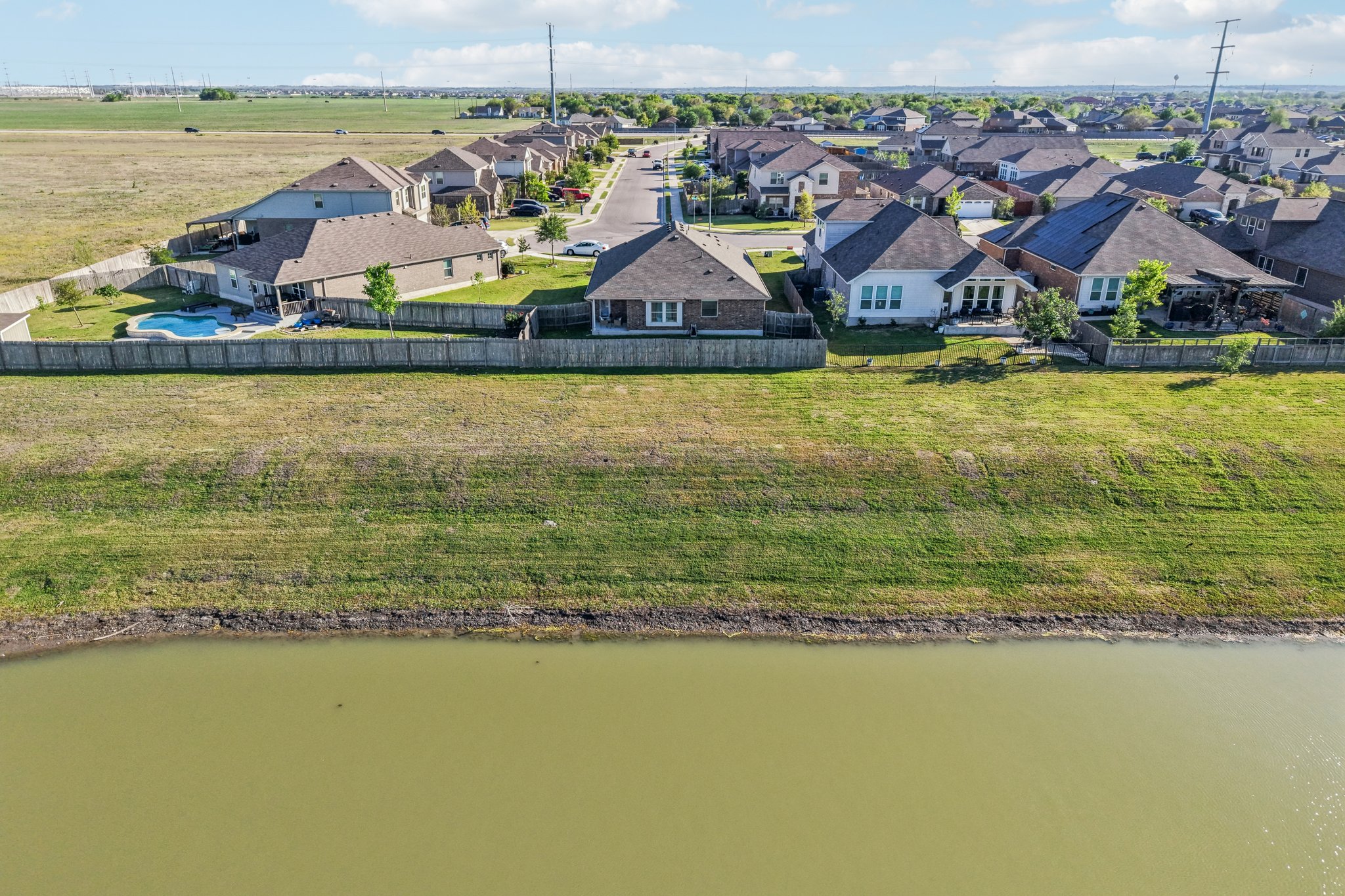 - 210 Helen Rd-S2703-023.jpg