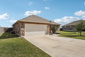 199568 - 210 Helen Rd, Hutto, TX 78634-S2503-005.jpg