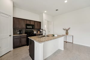 199568 - 210 Helen Rd, Hutto, TX 78634-S2503-013.jpg