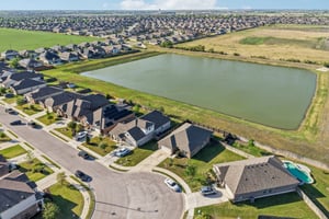 - 210 Helen Rd-S2703-009.jpg