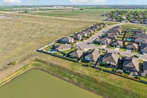 - 210 Helen Rd-S2703-021.jpg