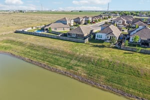 - 210 Helen Rd-S2703-022.jpg