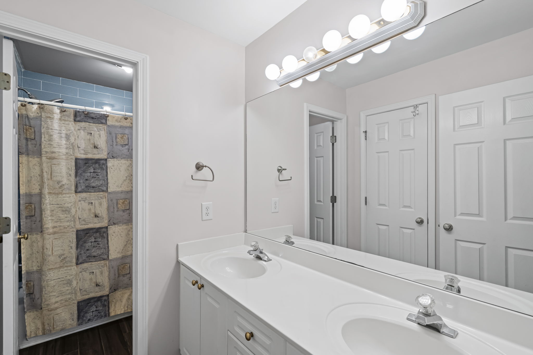 Upstairs Bath