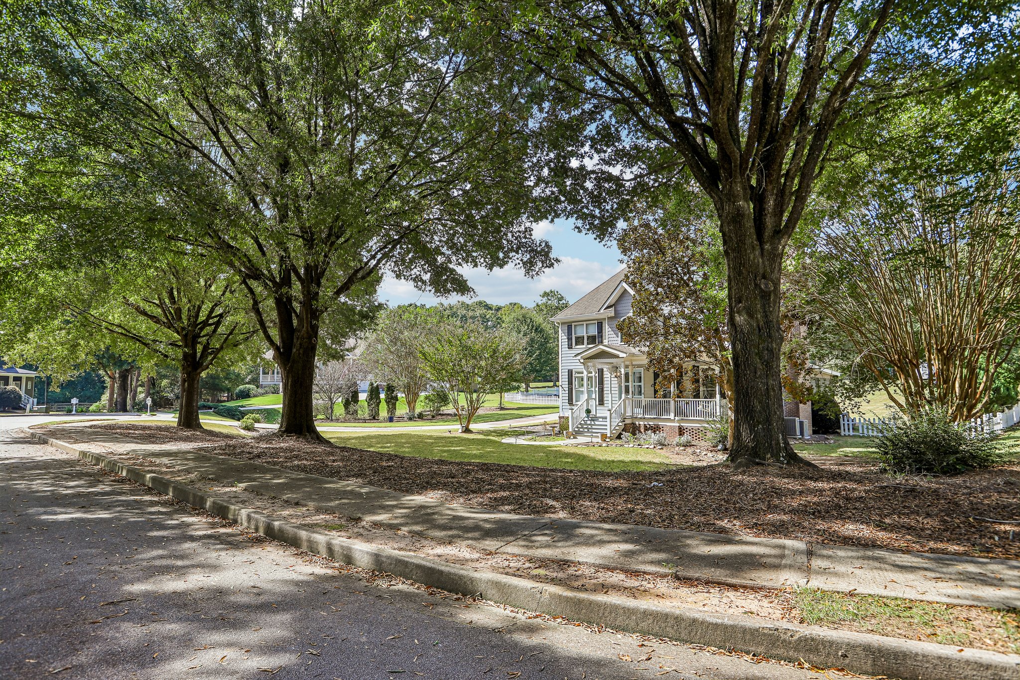 Mackenzie Ln-S0910-003.jpg