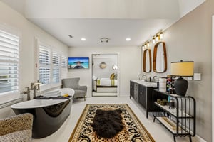 Mackenzie Ln-S0910-034.jpg