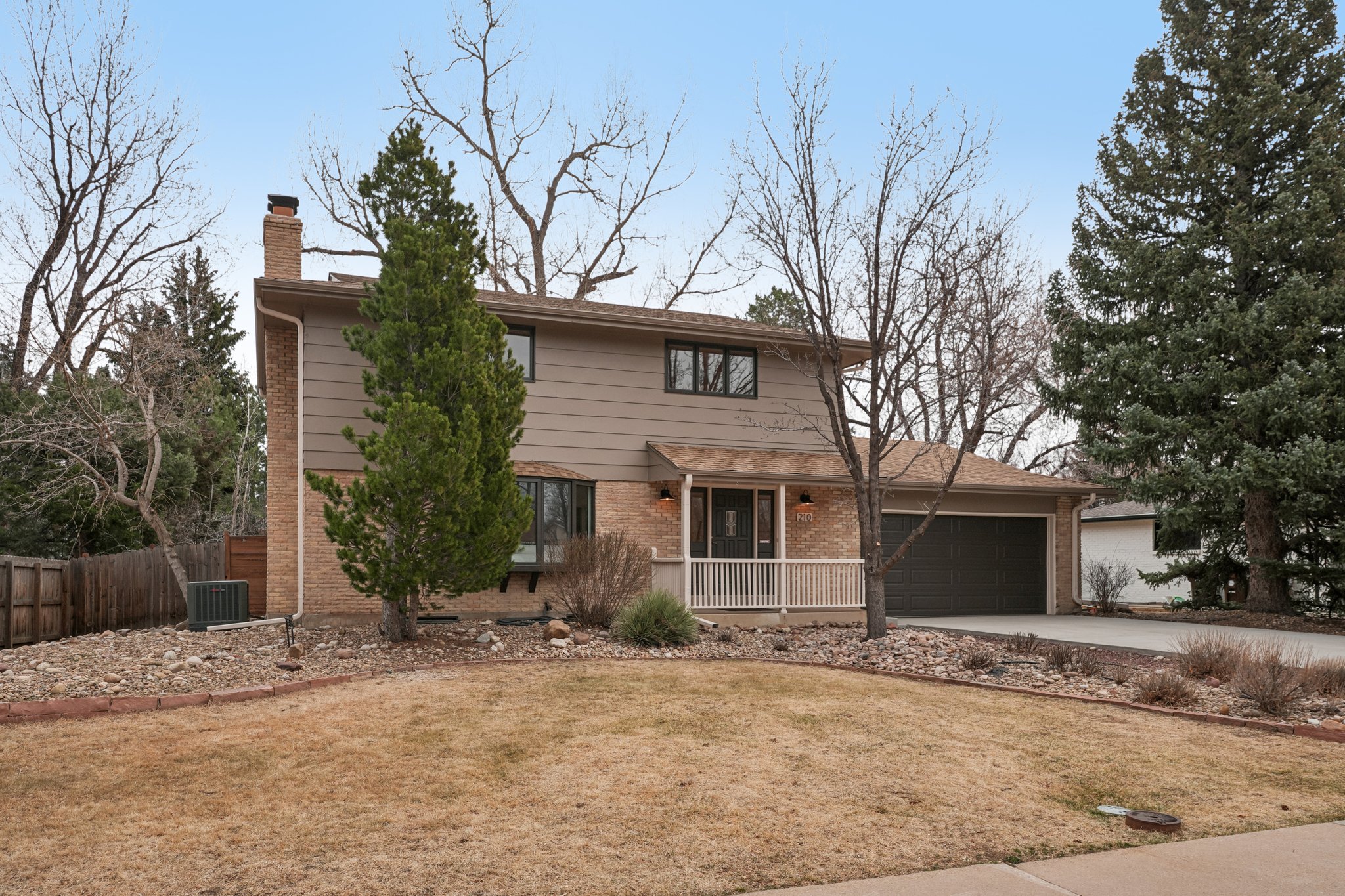 Manhattan Dr-S0403-003.jpg