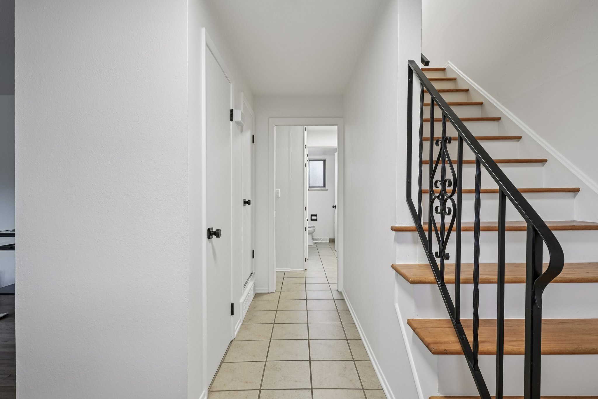 Manhattan Dr-S0403-006.jpg