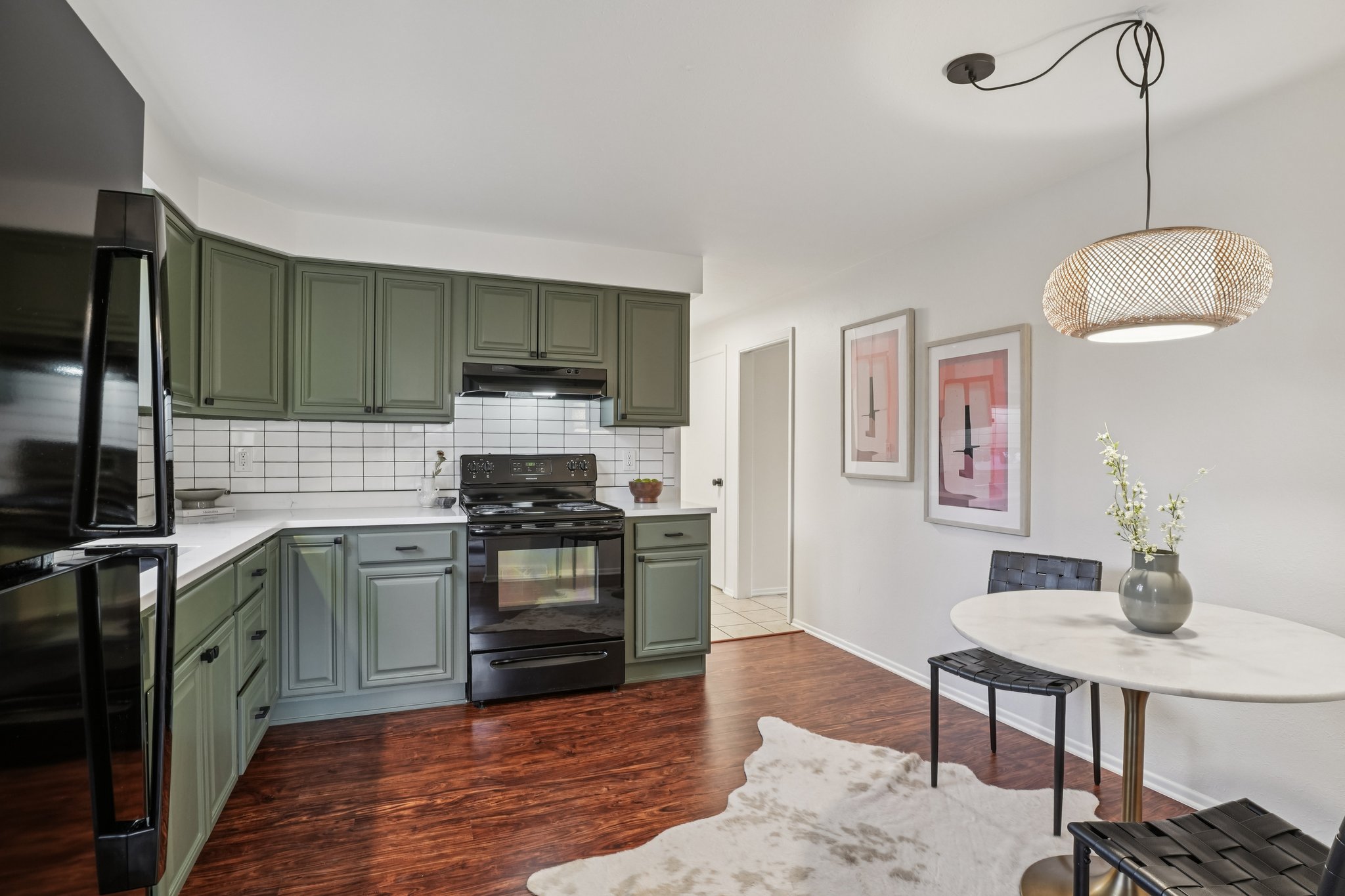 Manhattan Dr-S0403-020.jpg