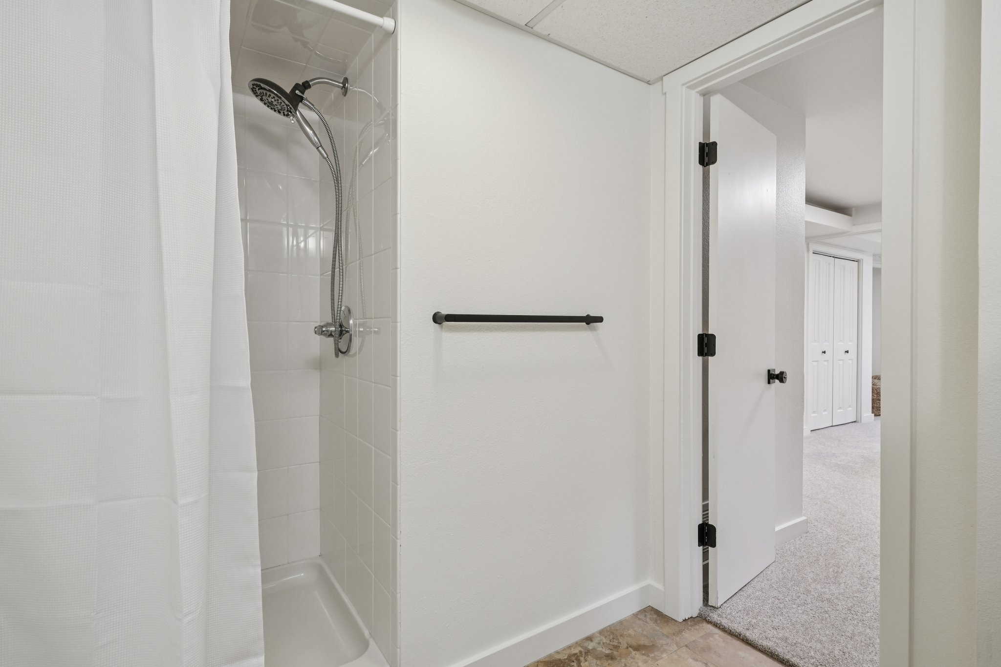 Manhattan Dr-S0403-051.jpg