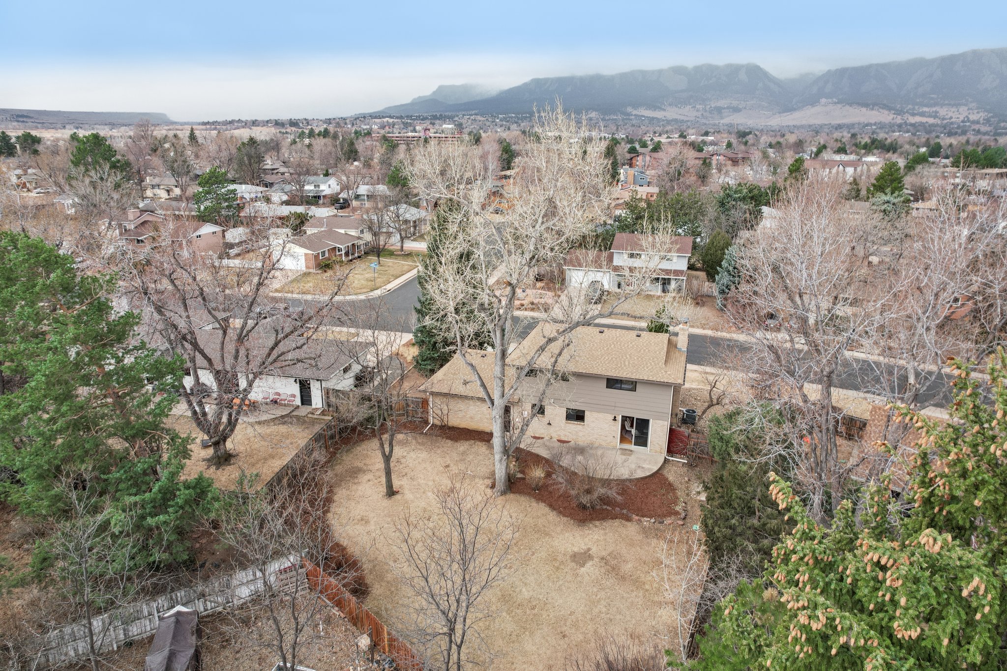 Manhattan Dr-S0403-061.jpg