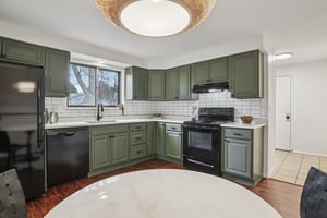 Manhattan Dr-S0403-018.jpg