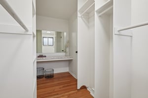 Manhattan Dr-S0403-032.jpg