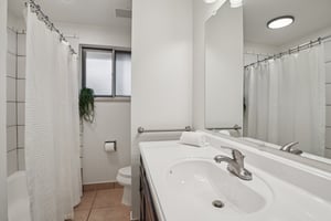 Manhattan Dr-S0403-034.jpg