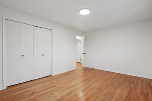 Manhattan Dr-S0403-038.jpg