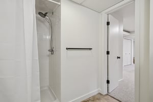 Manhattan Dr-S0403-051.jpg