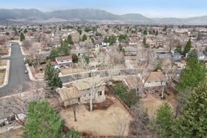 Manhattan Dr-S0403-064.jpg