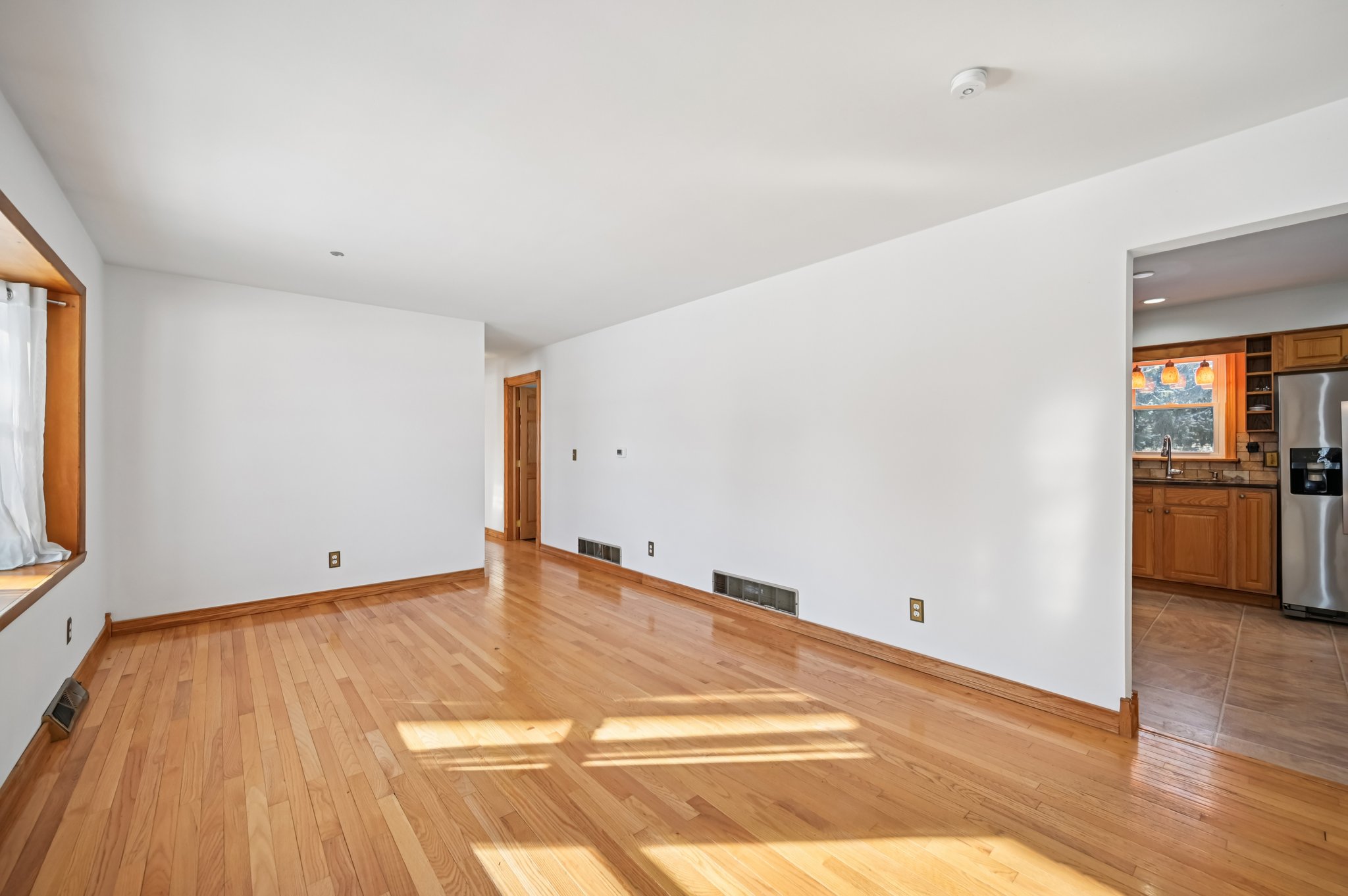 Meadow Dr-S1712-005.jpg