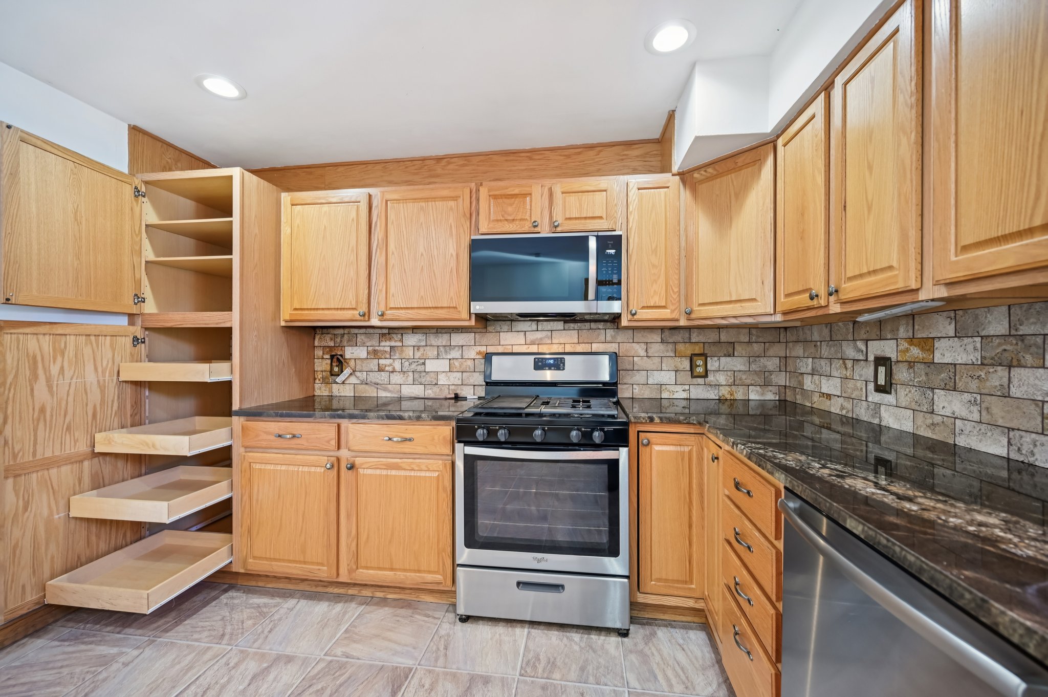 Meadow Dr-S1712-011.jpg