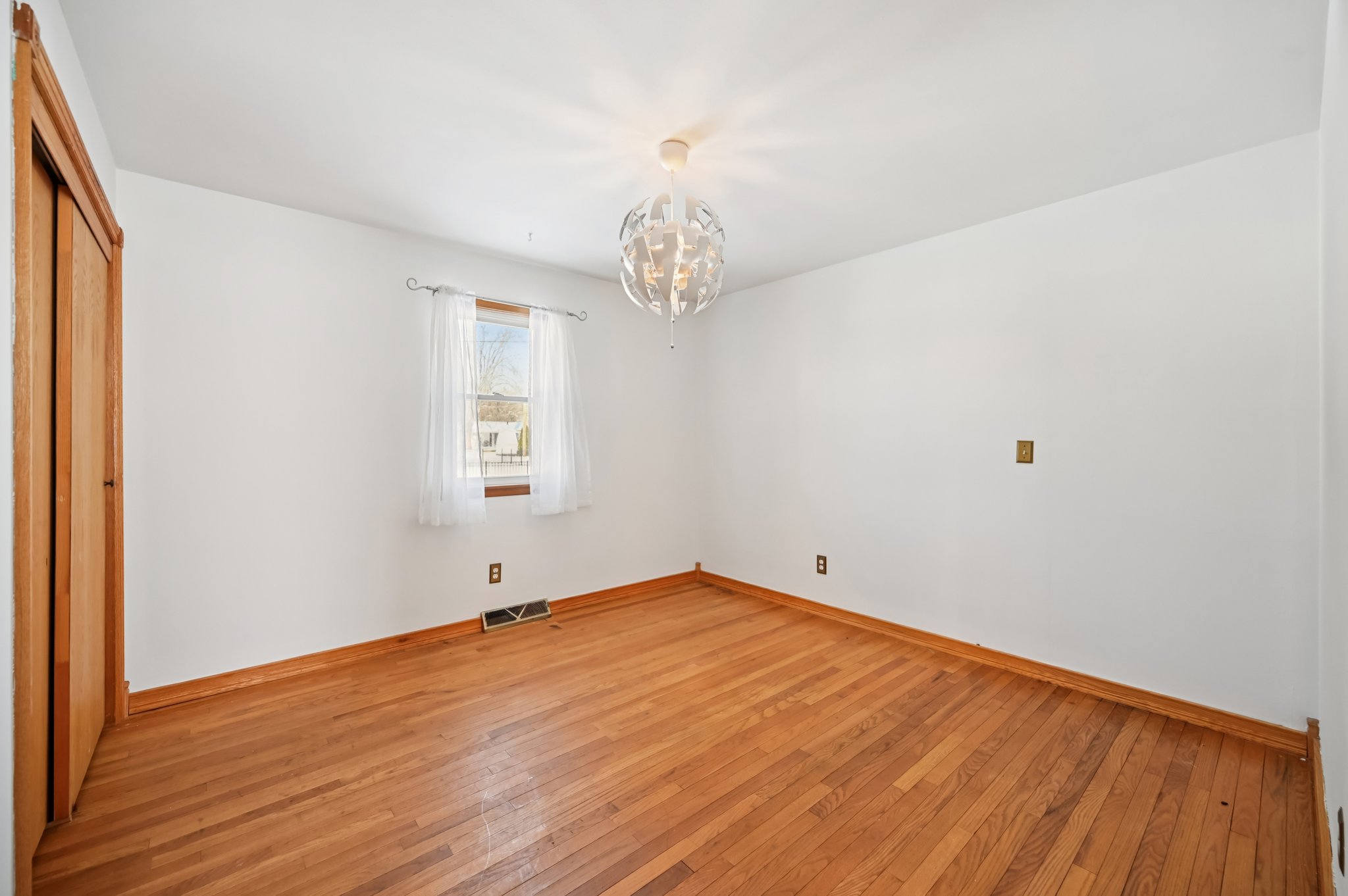 Meadow Dr-S1712-016.jpg