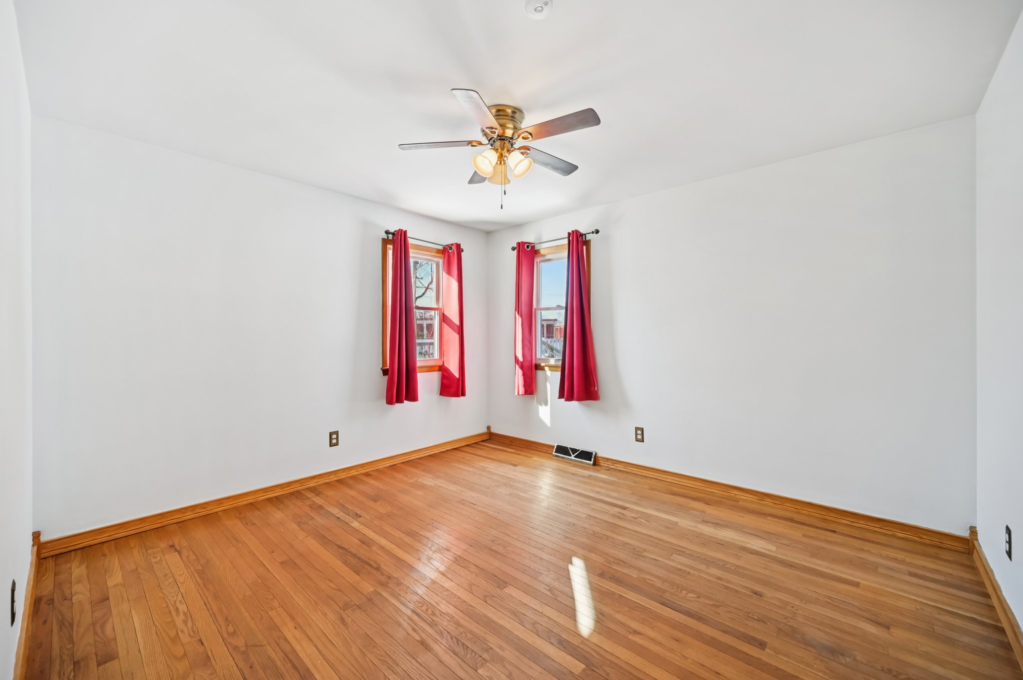 Meadow Dr-S1712-018.jpg