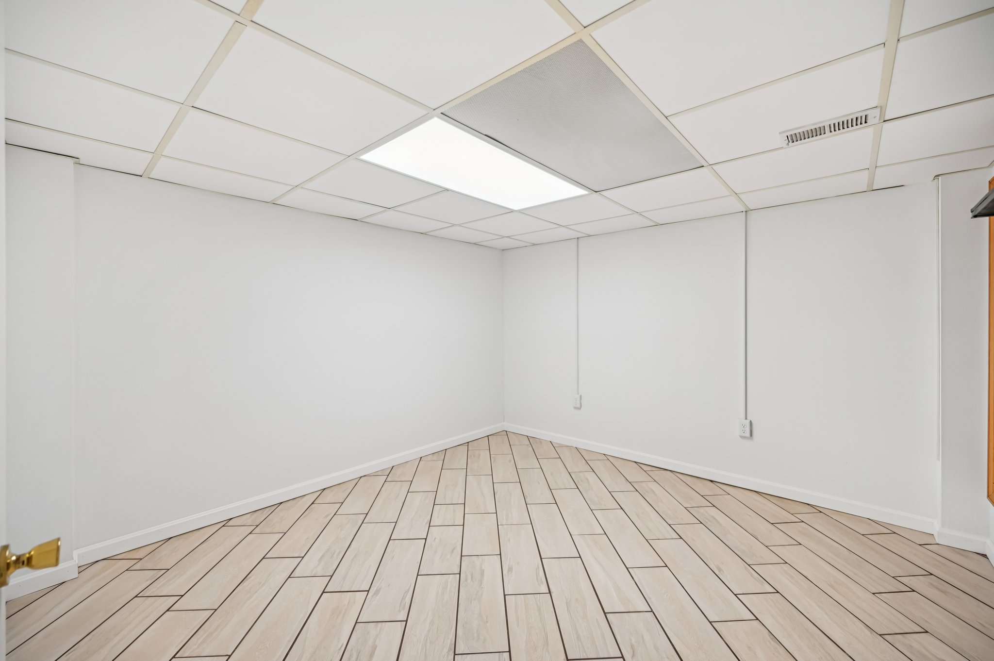 Meadow Dr-S1712-029.jpg