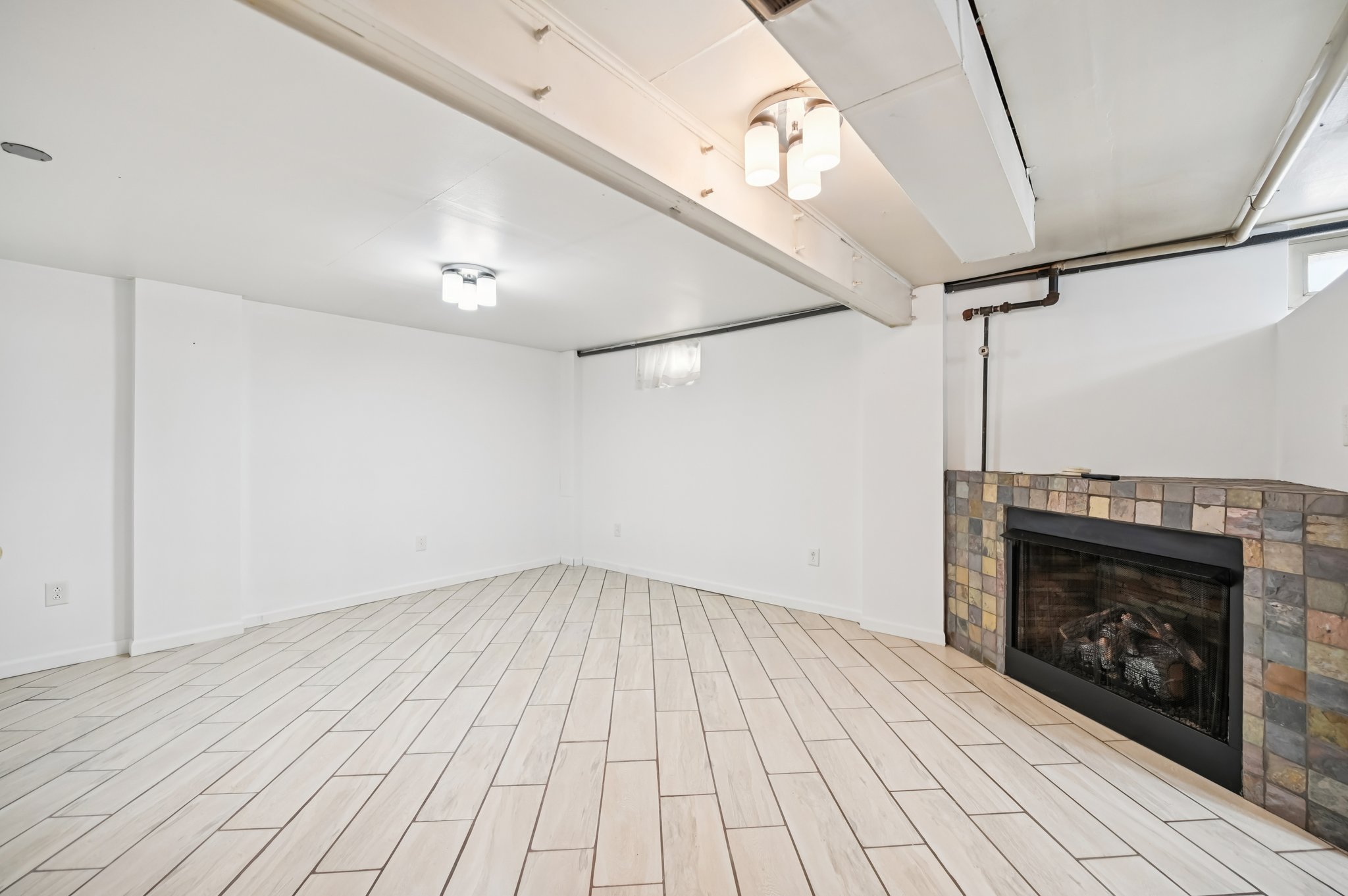 Meadow Dr-S1712-032.jpg