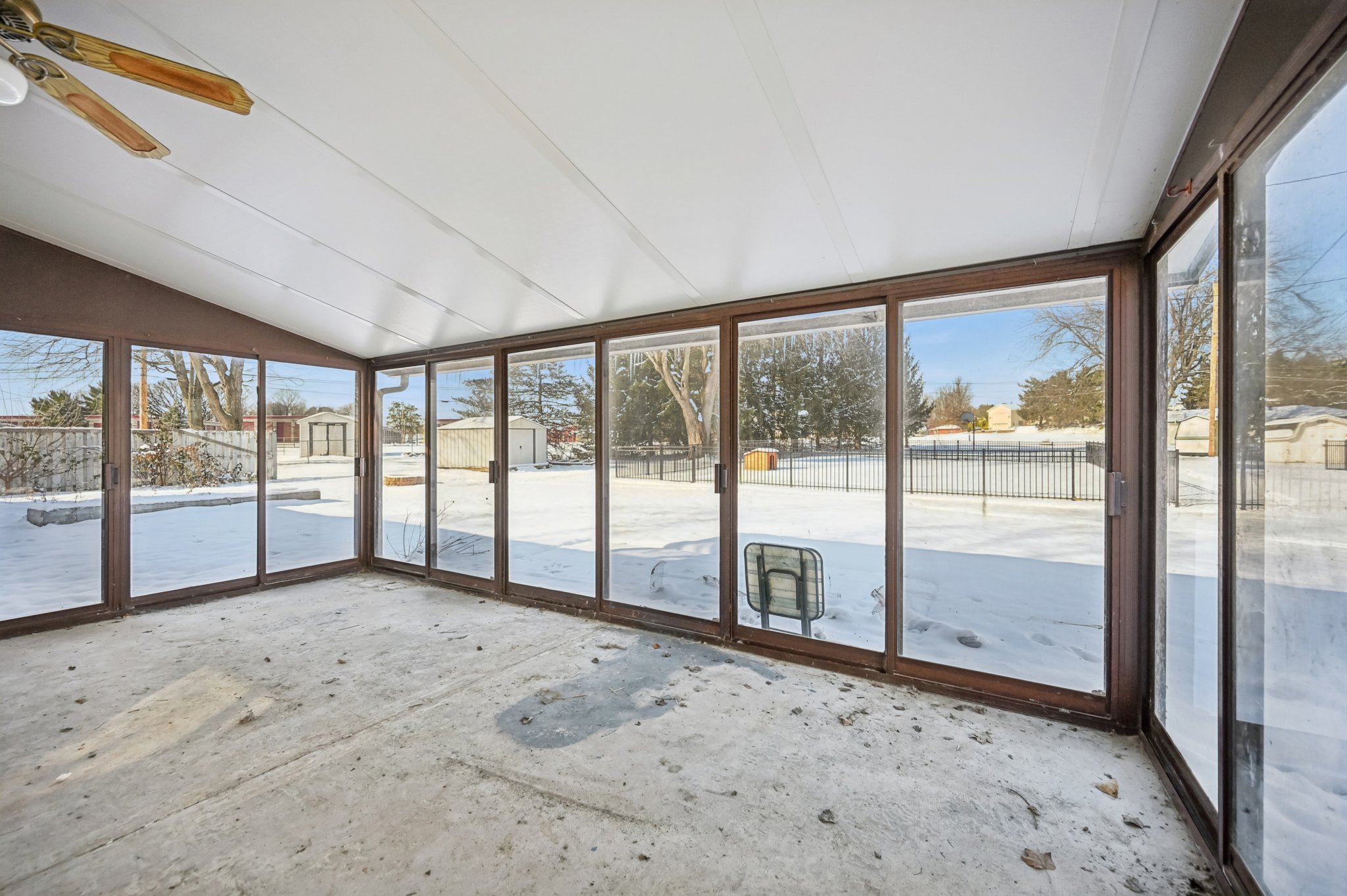 Meadow Dr-S1712-035.jpg