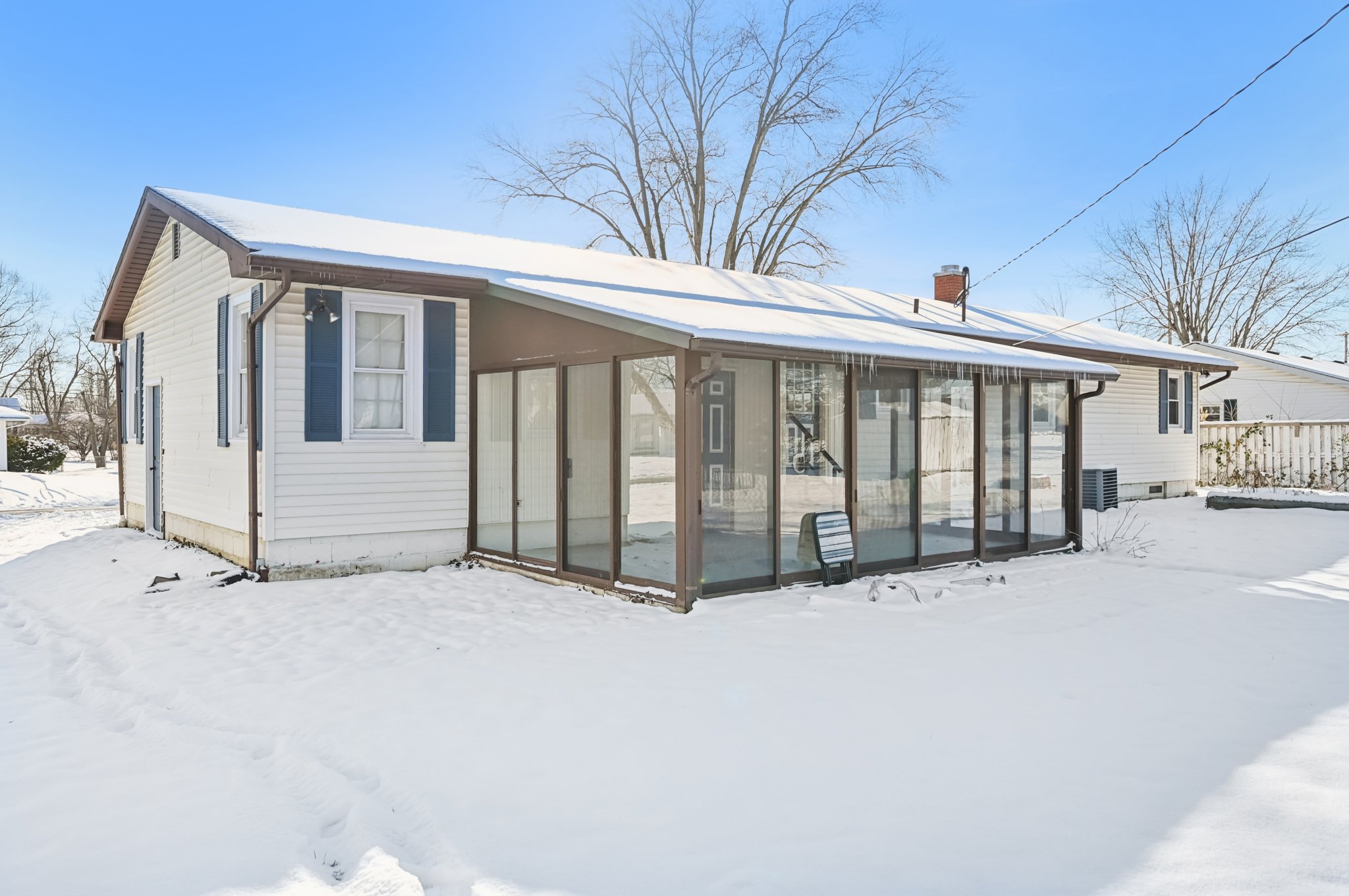 Meadow Dr-S1712-037.jpg